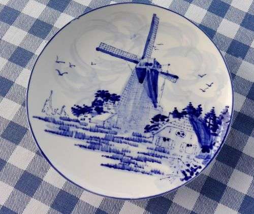 DELFT WALL PLATE  MARKED  'HAND PAINTED DELFT "